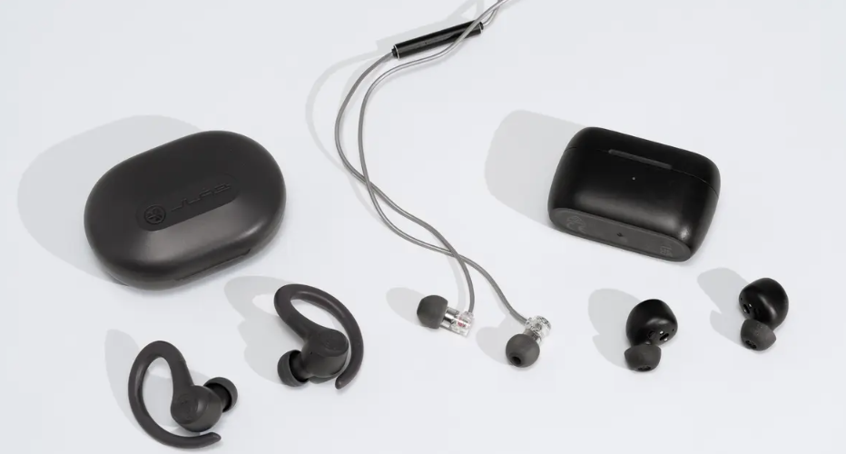 In-Ear & Earbuds (Earphones)